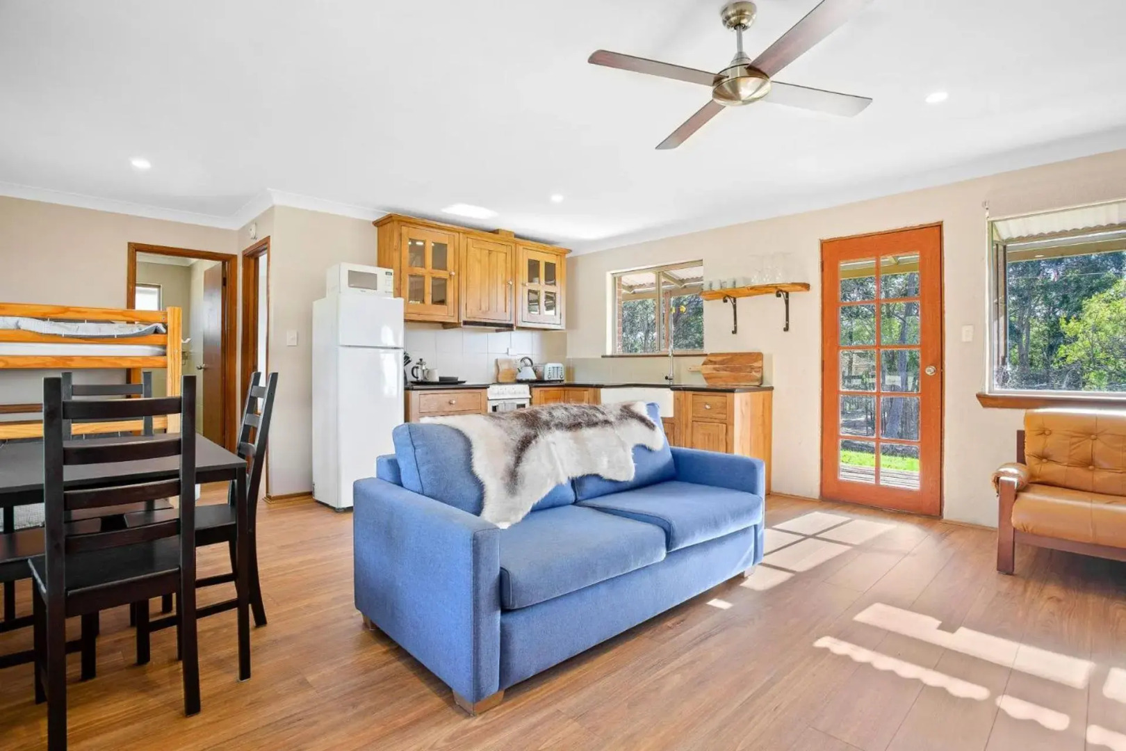 Braeside Cabin One - Pinkwood