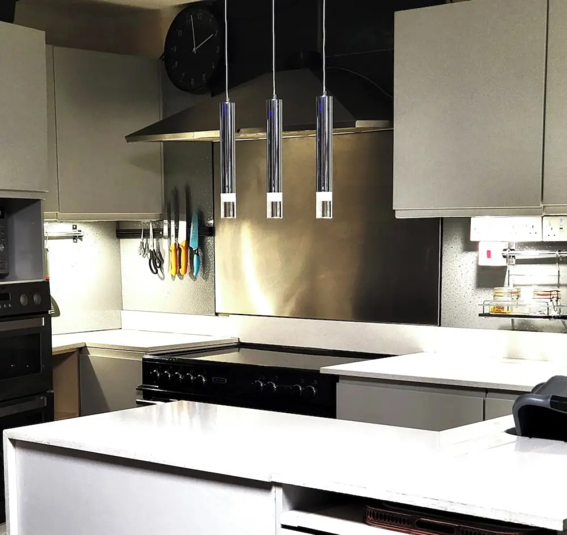 Escape the Ordinary - Dorset Village Vacation