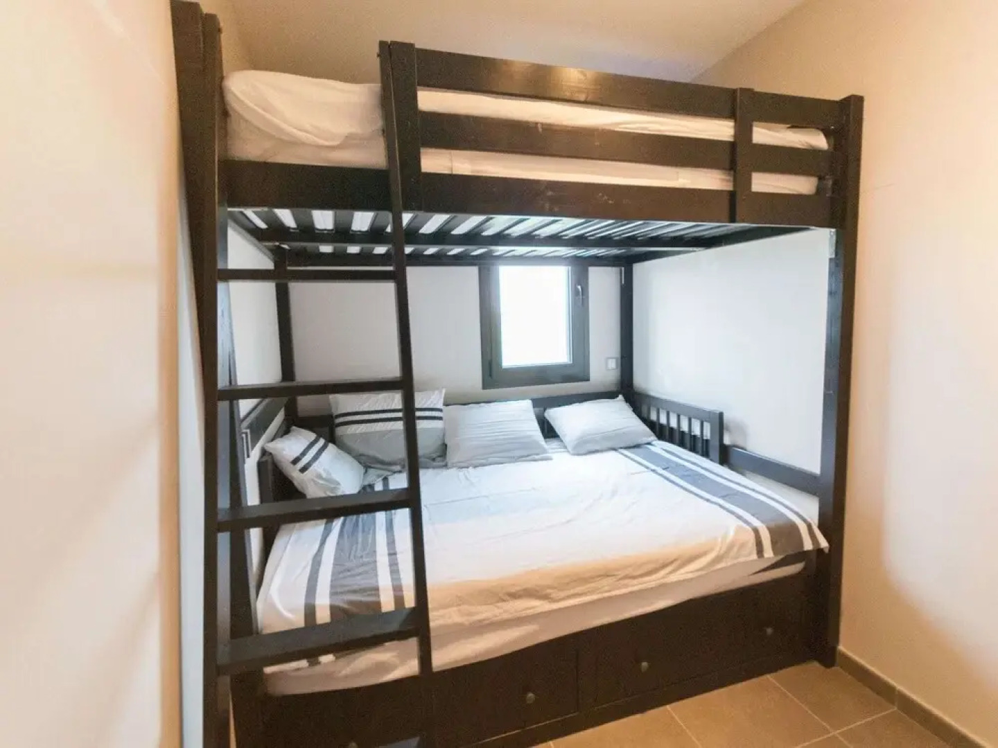 Wonderful Apartment in St Pere Pescador With Communal Pool