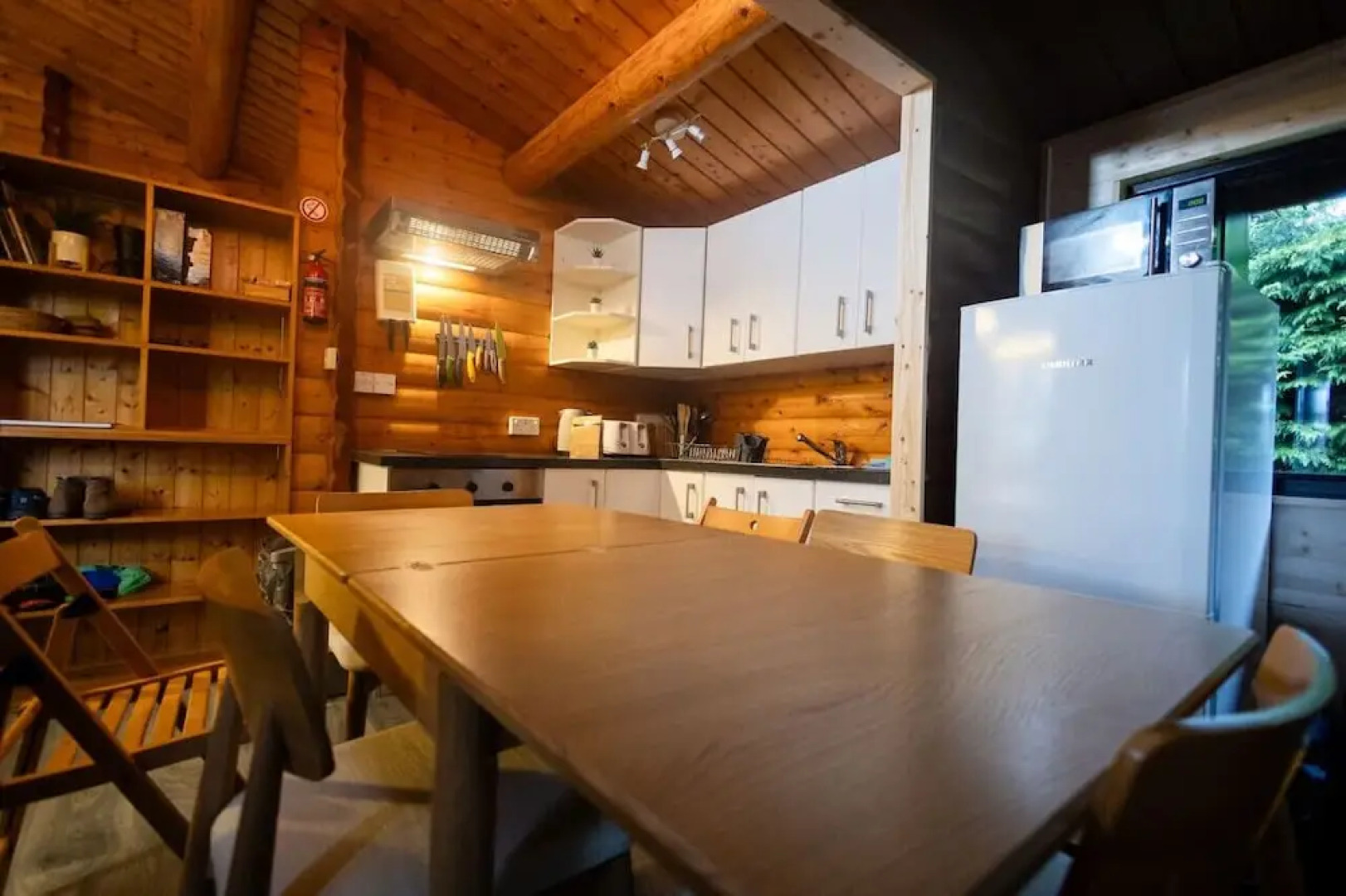 Rural 3 Bed Log Cabin Getaway