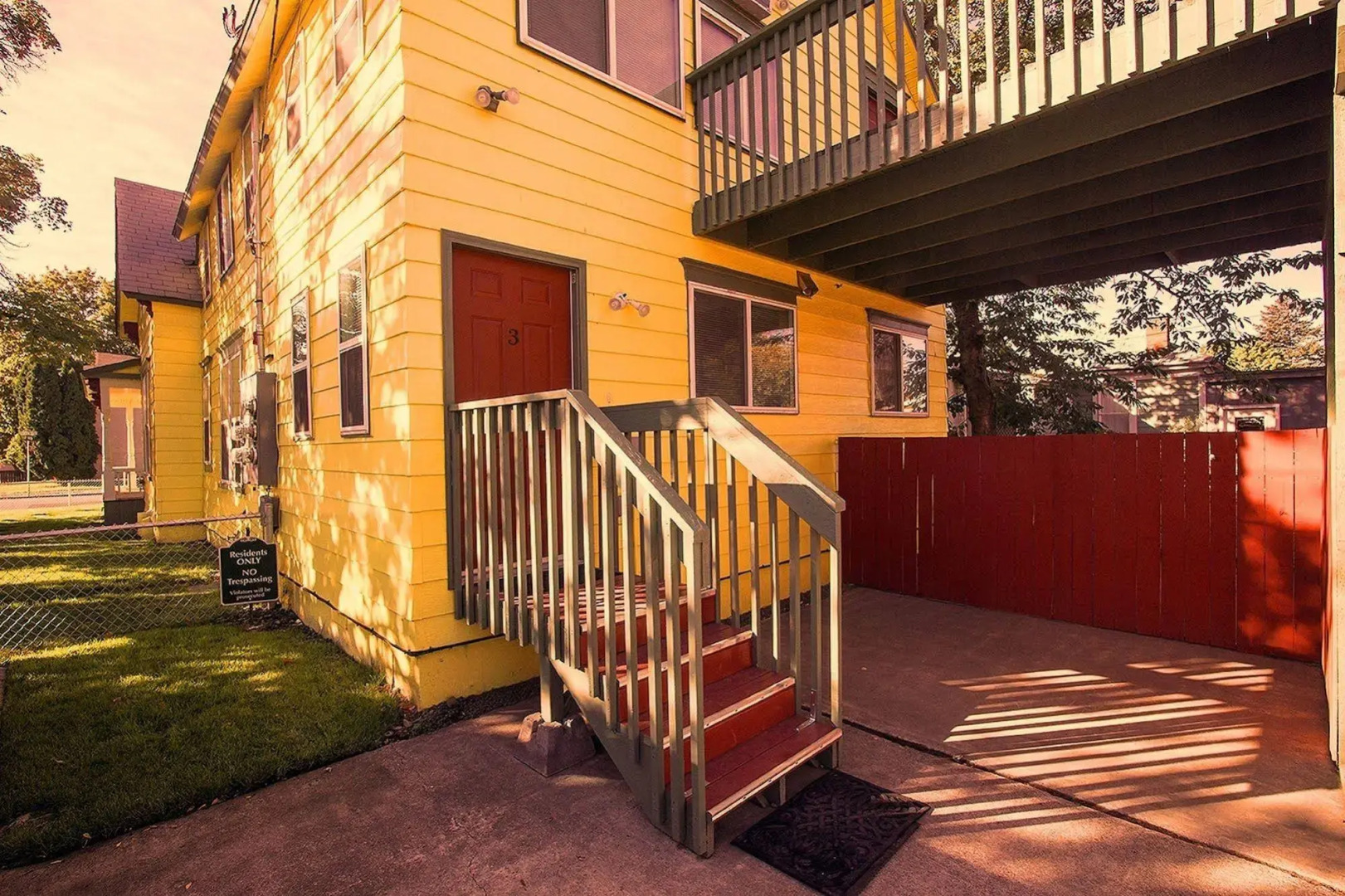 Maple Leaf Manor Suites