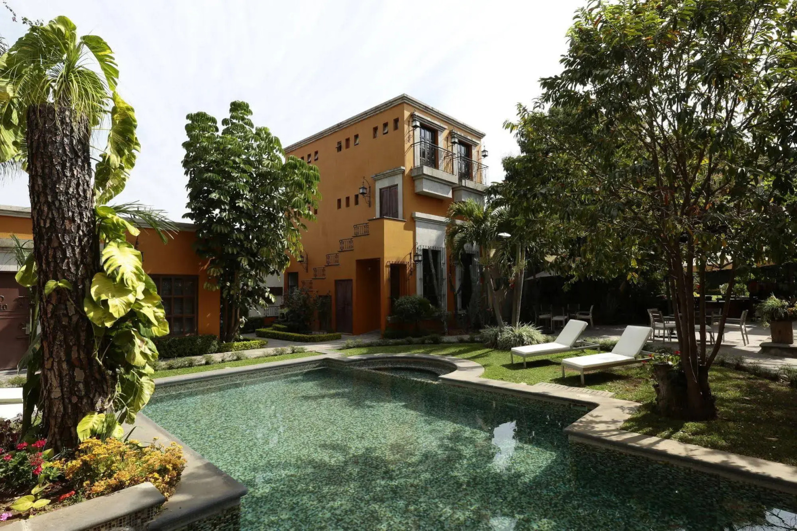 Los Abolengos, Grand Class Casona Hotel