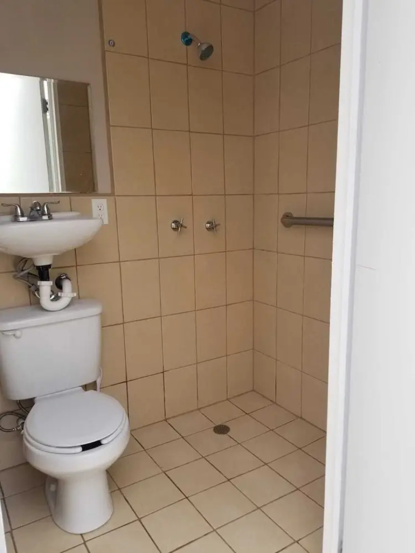 De Alamo Hostile - Hostel