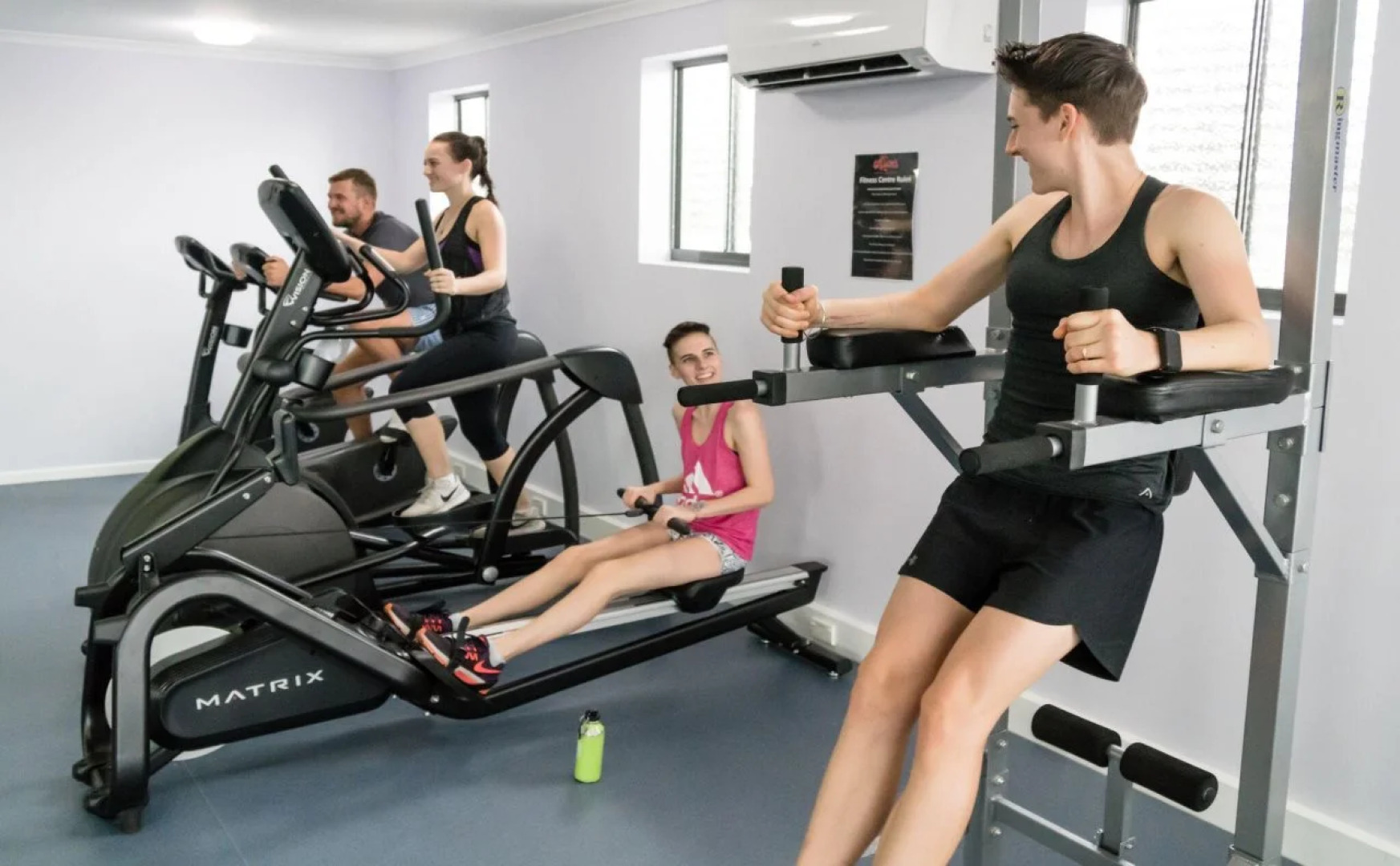 Gilligan's Backpackers Hotel & Resort