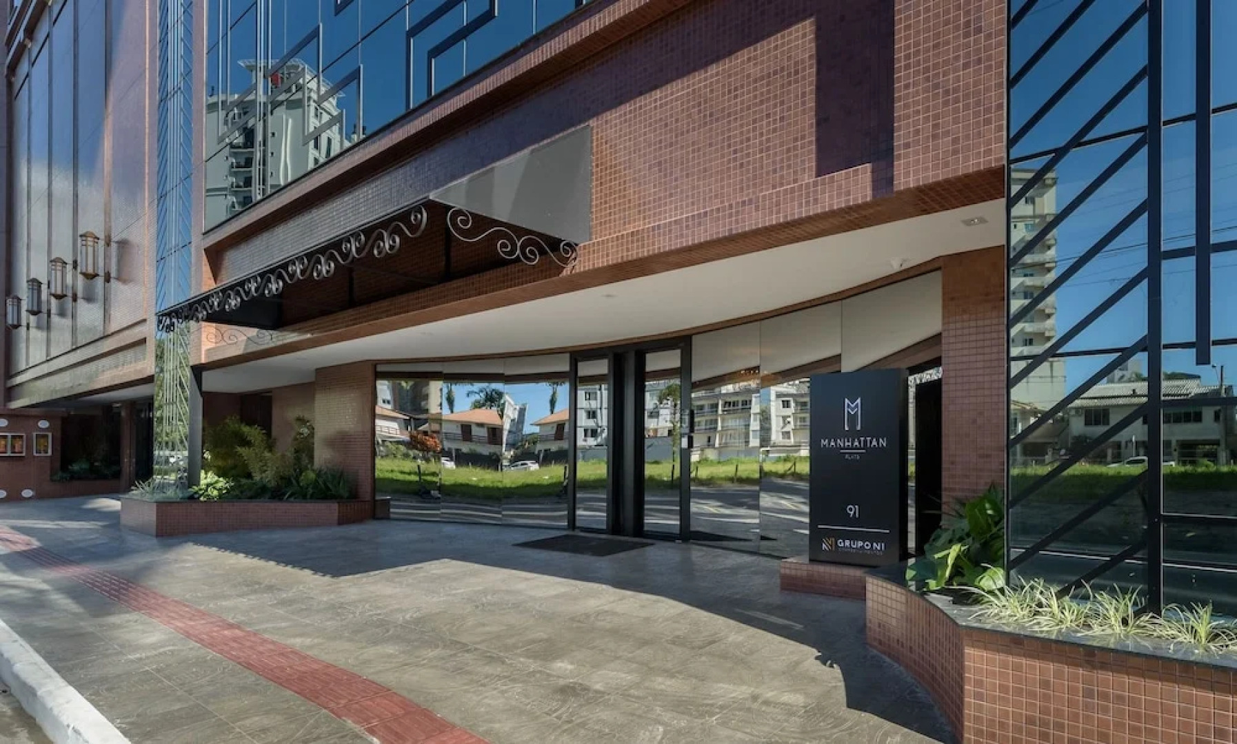 MHFBs Edifício Moderno piscina vista mar