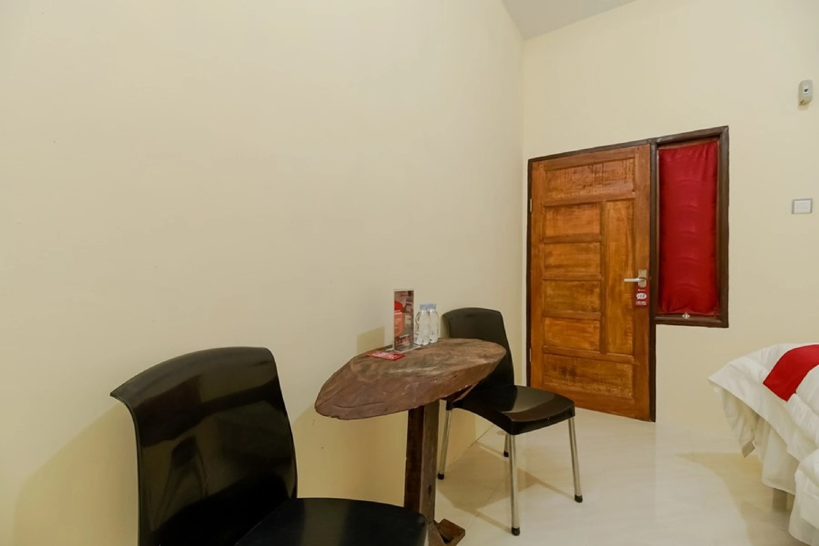 RedDoorz near Tahura Berastagi