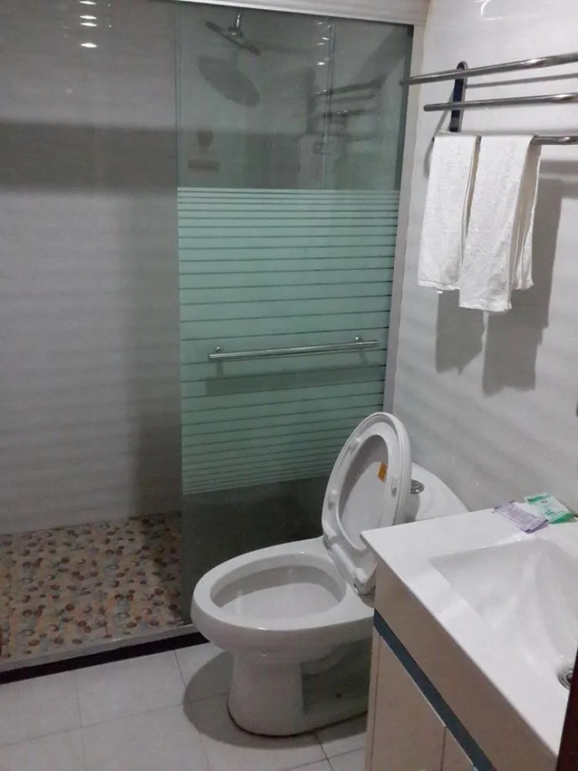 Fenghua Huangfu Hostel