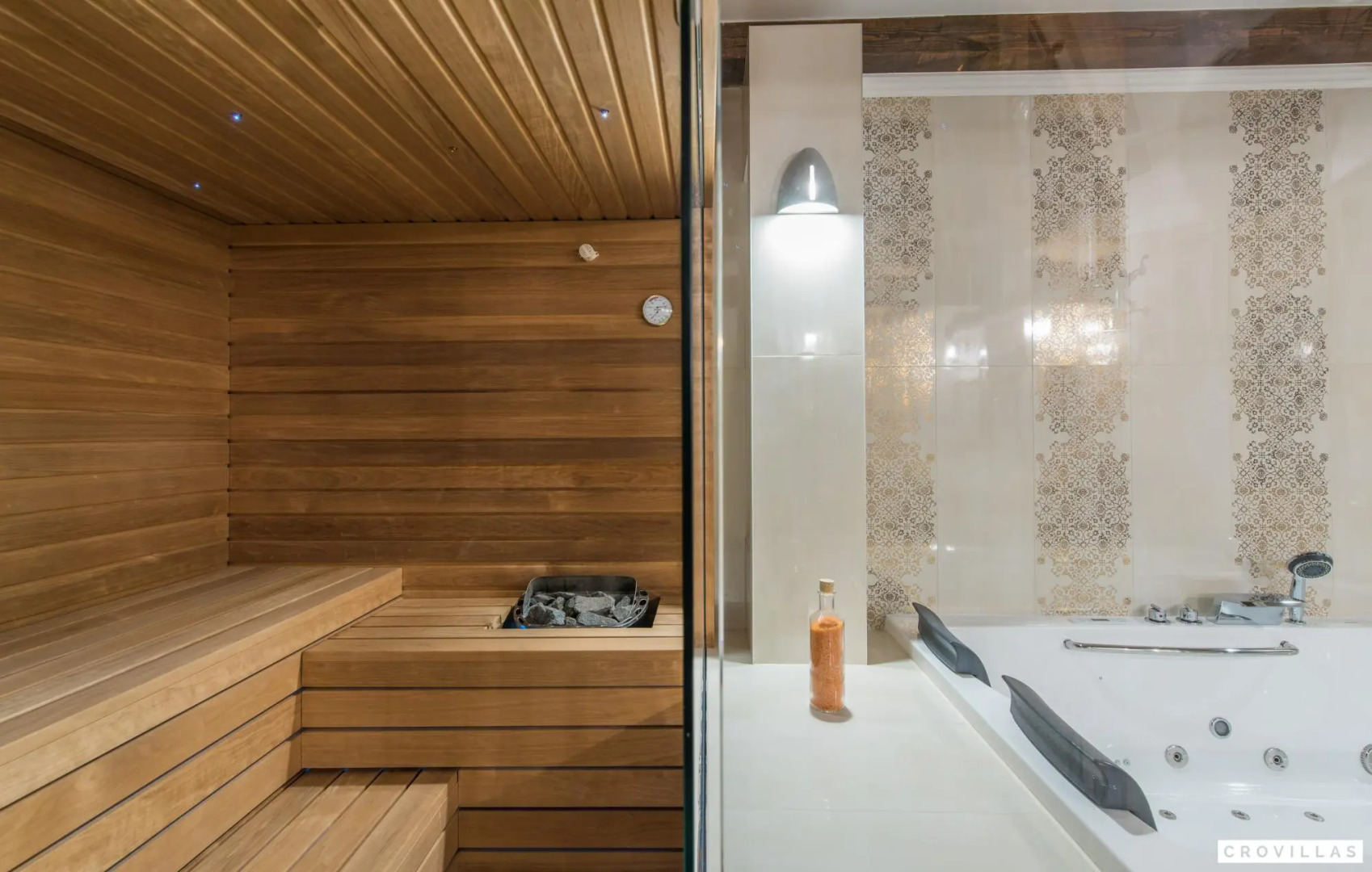 Carolus in Barat with 5 bedrooms and 5 bathrooms