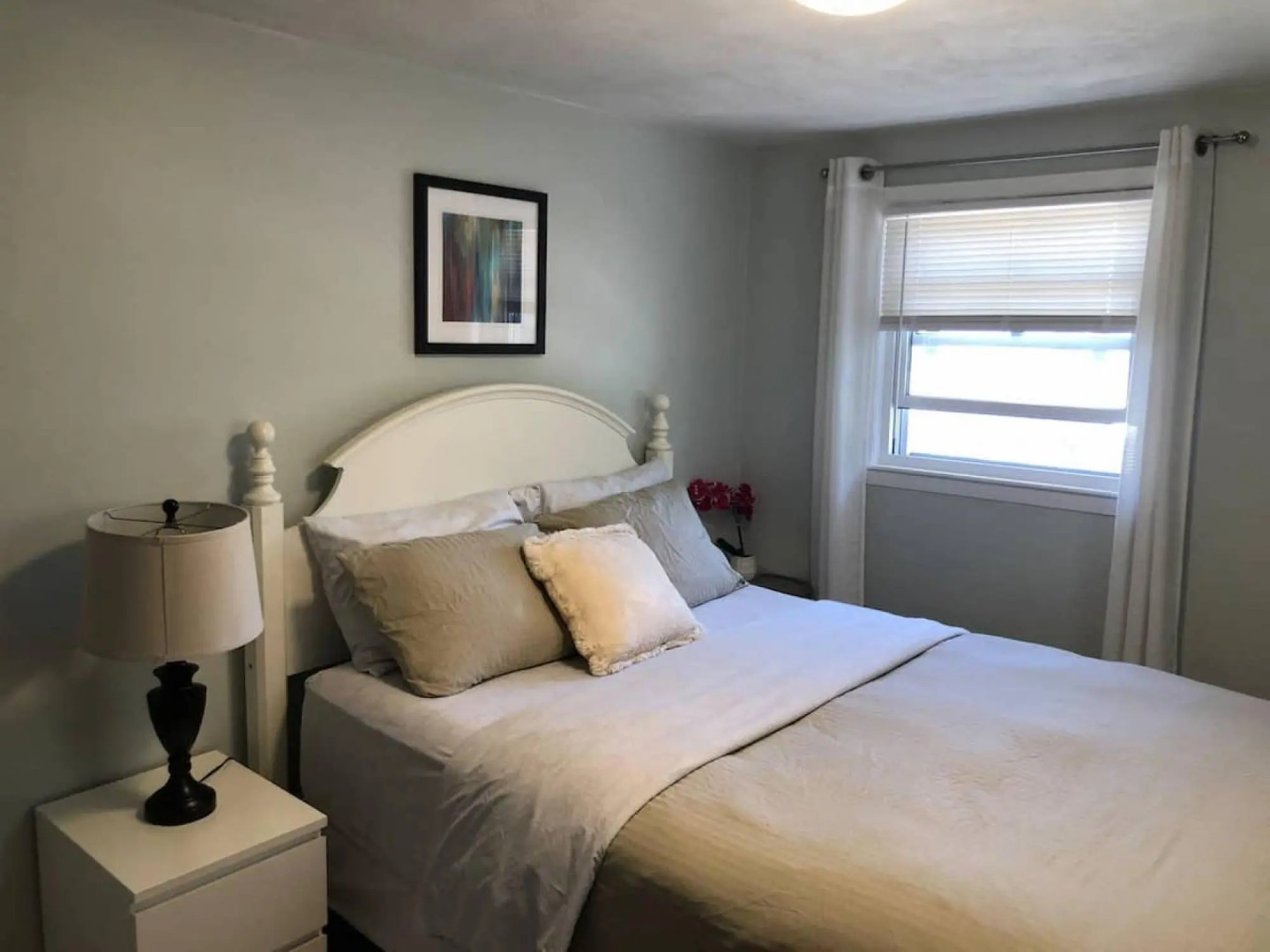 Comfortable safe 3bed flat near Boston