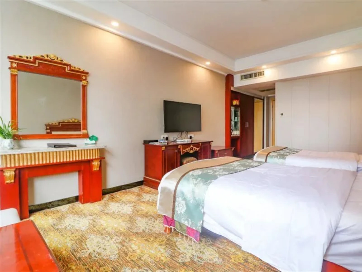 Jun Yi Kai Yue Hotel