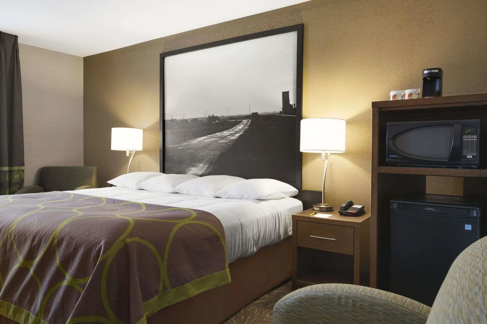 Home Inn and Suites Lloydminster