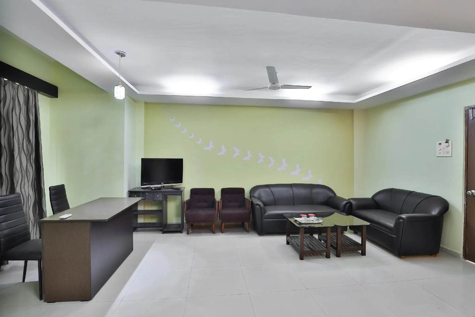 OYO 19637 Hotel Mansi Sherotene