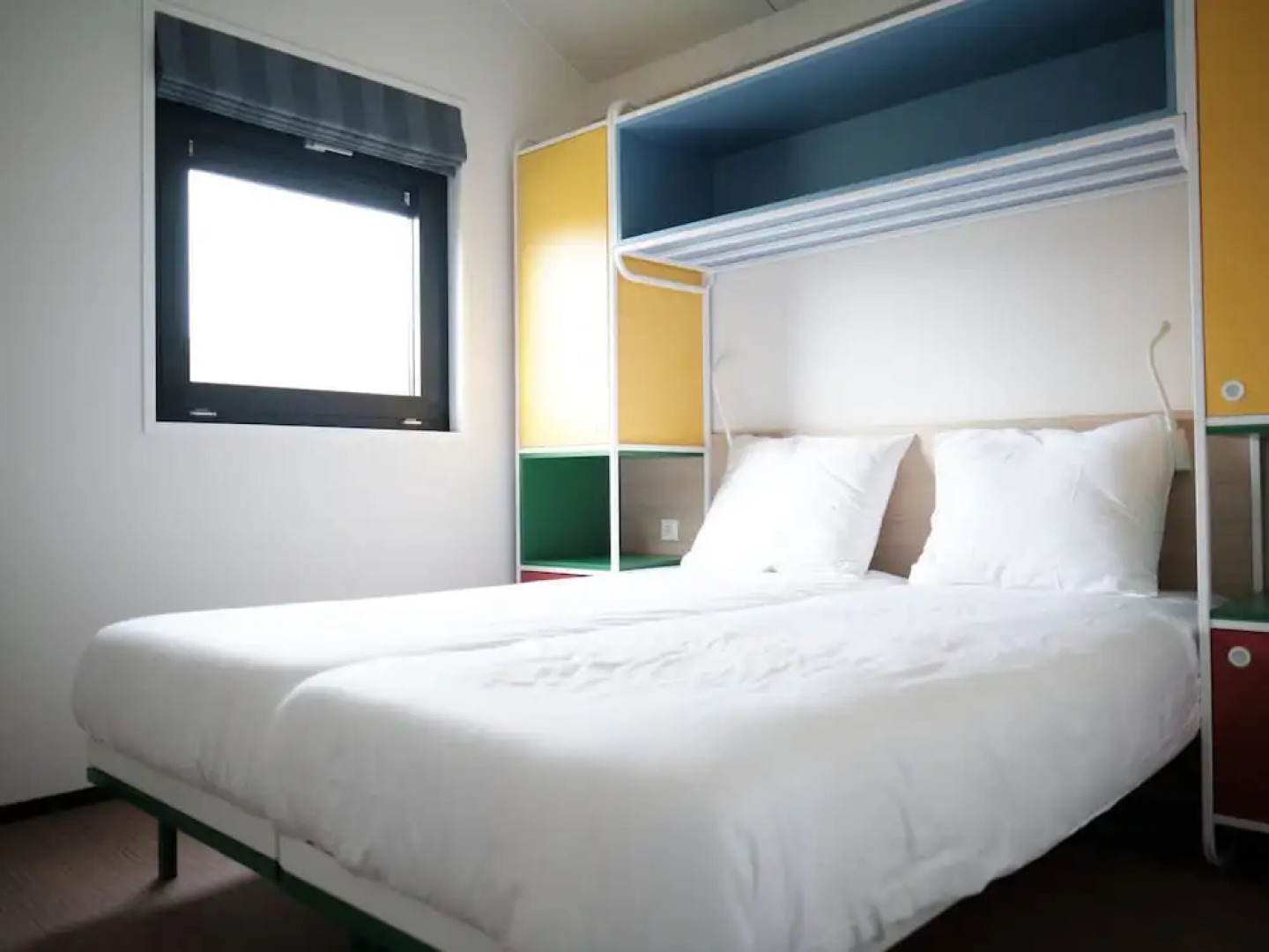 Comfy Lodge Close to Sea With Microwave