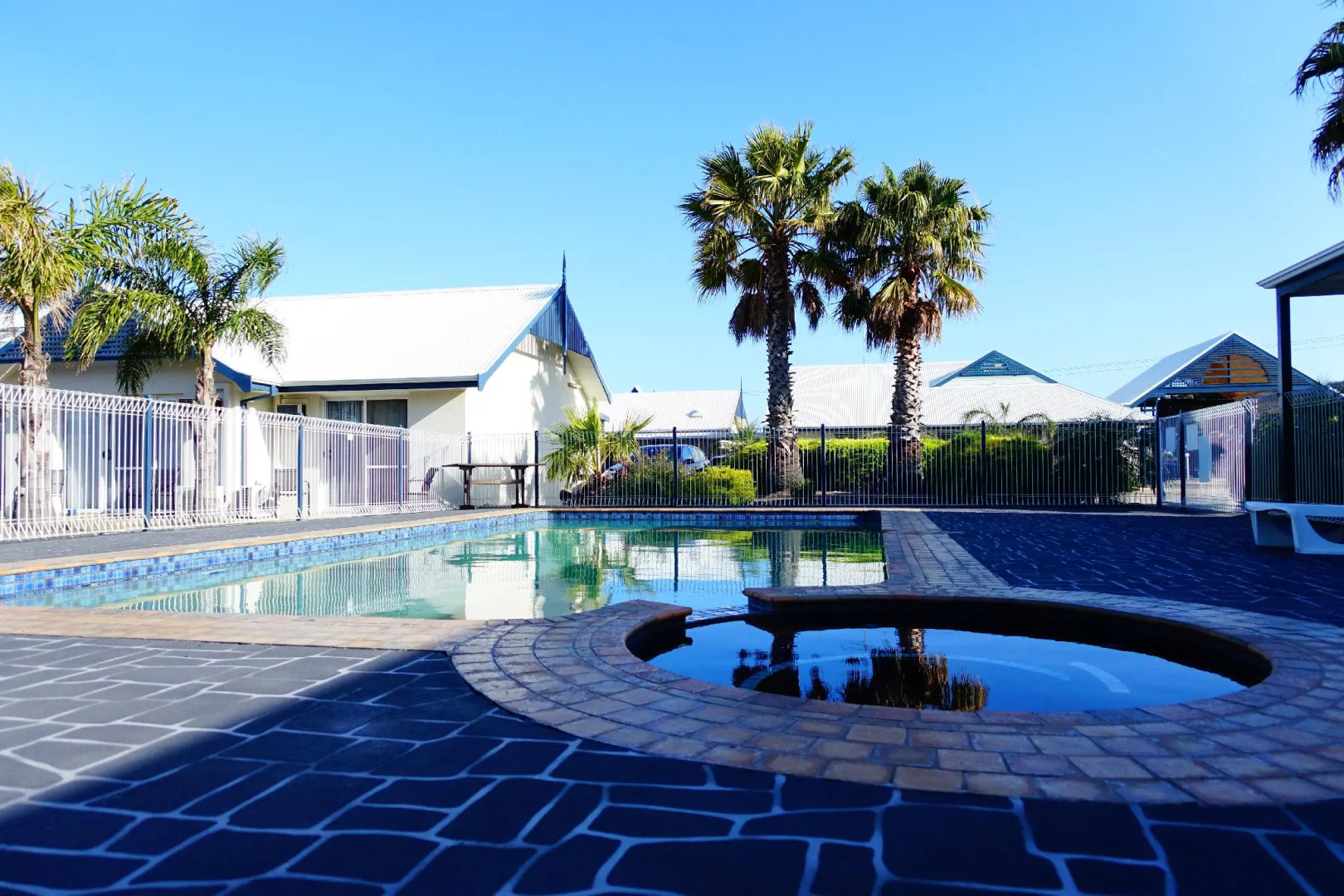 Torquay Tropicana Motel