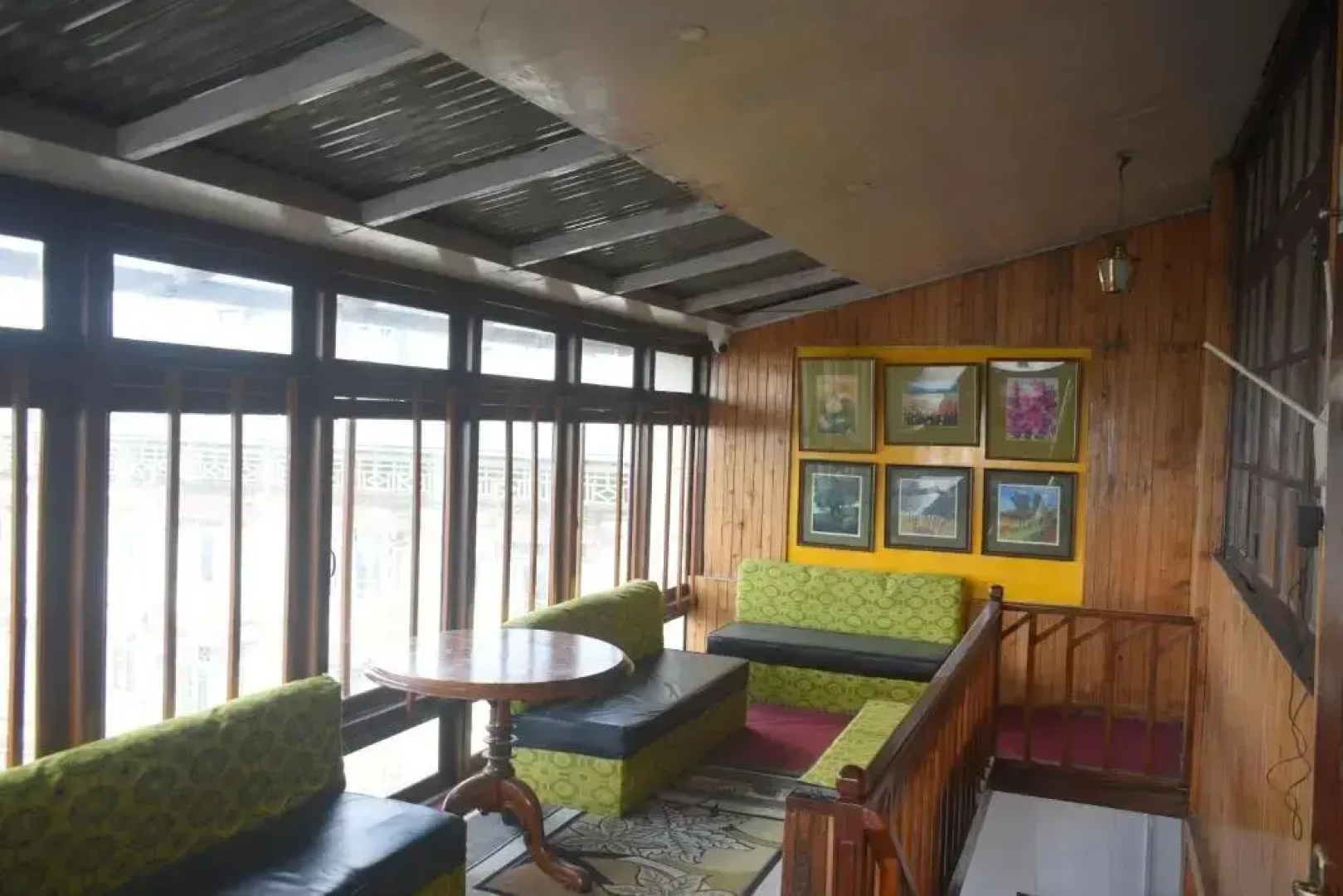 Pineridge Hotel