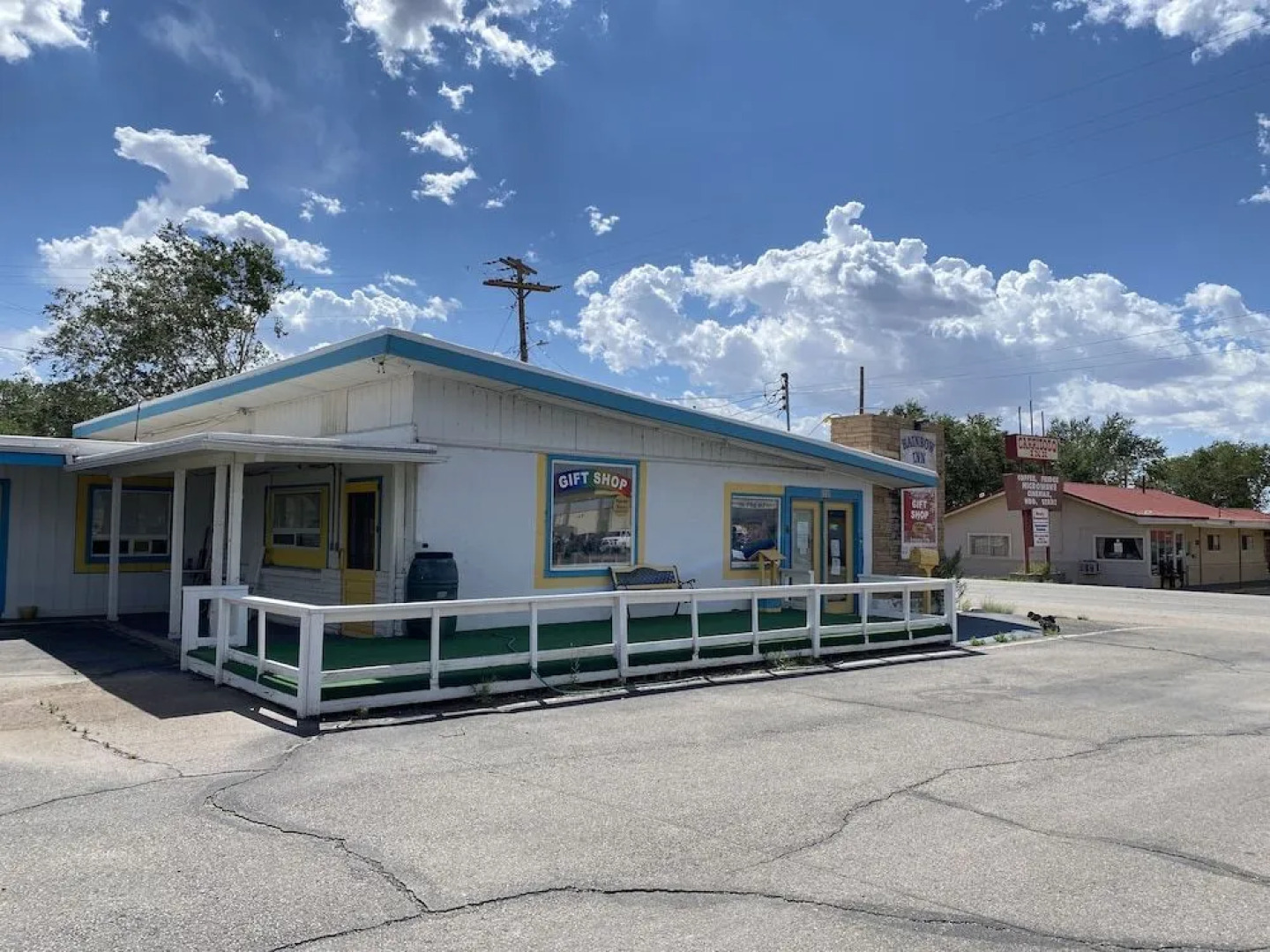 Rainbow Inn & Cottages
