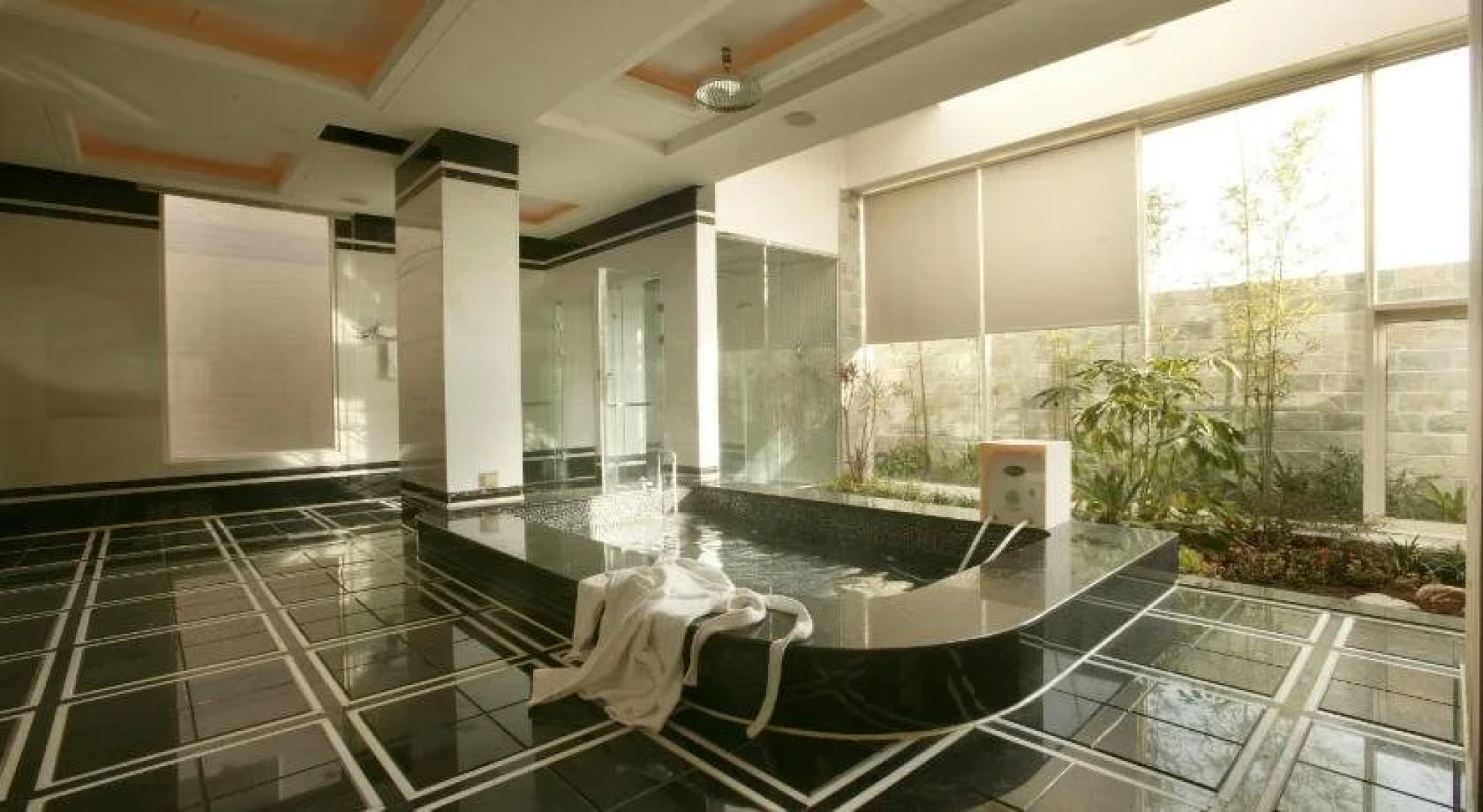 Royal Garden Business Motel - Huwei