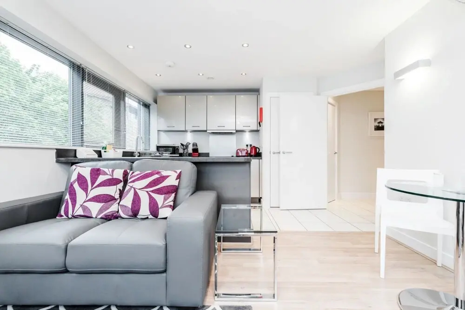 Roomspace Apartments -New Manor House