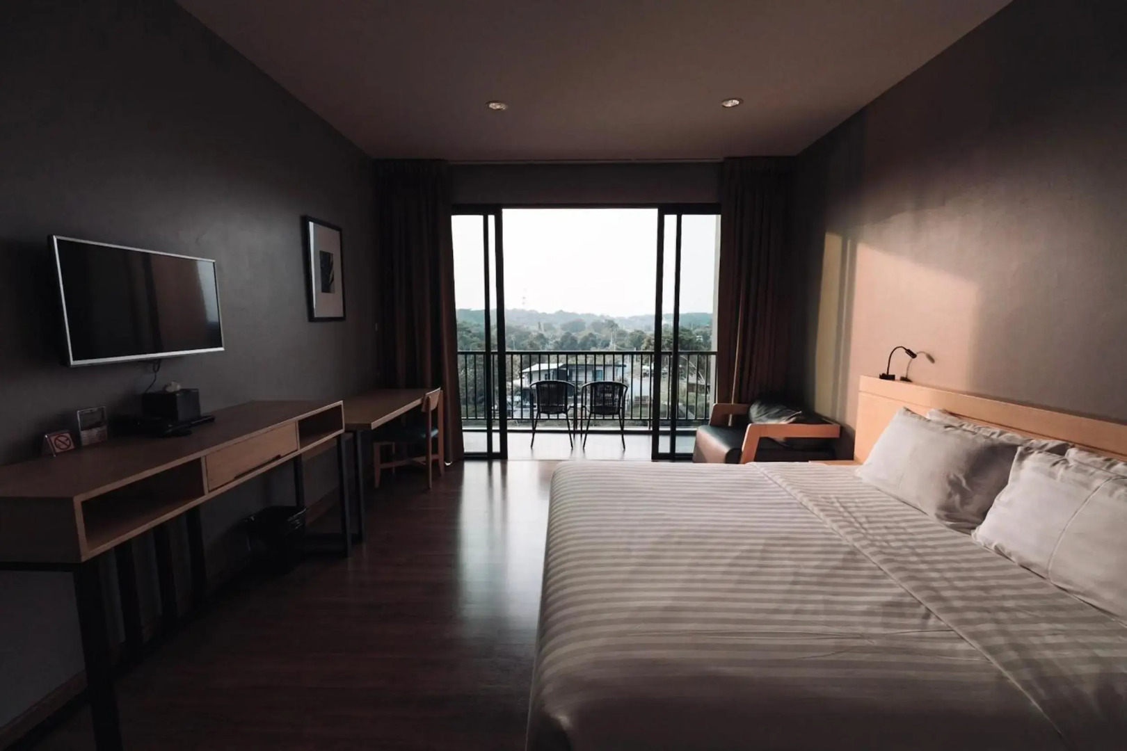 Riverawan Hotel (SHA Plus+)