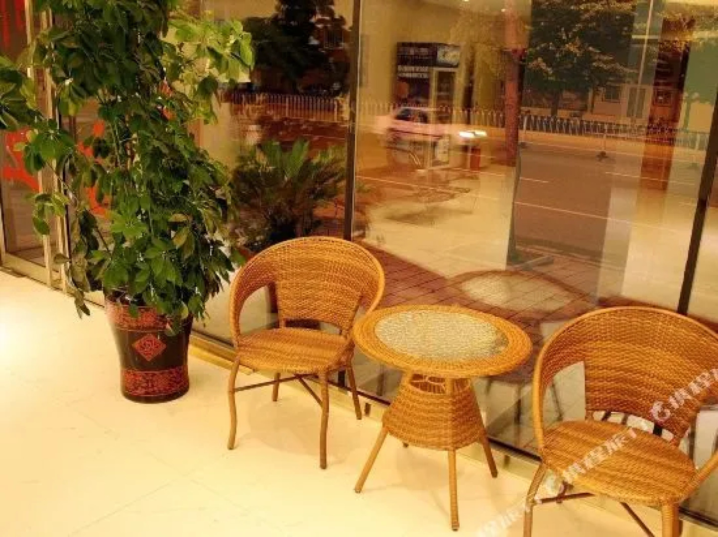 Hongyuan Business Hotel