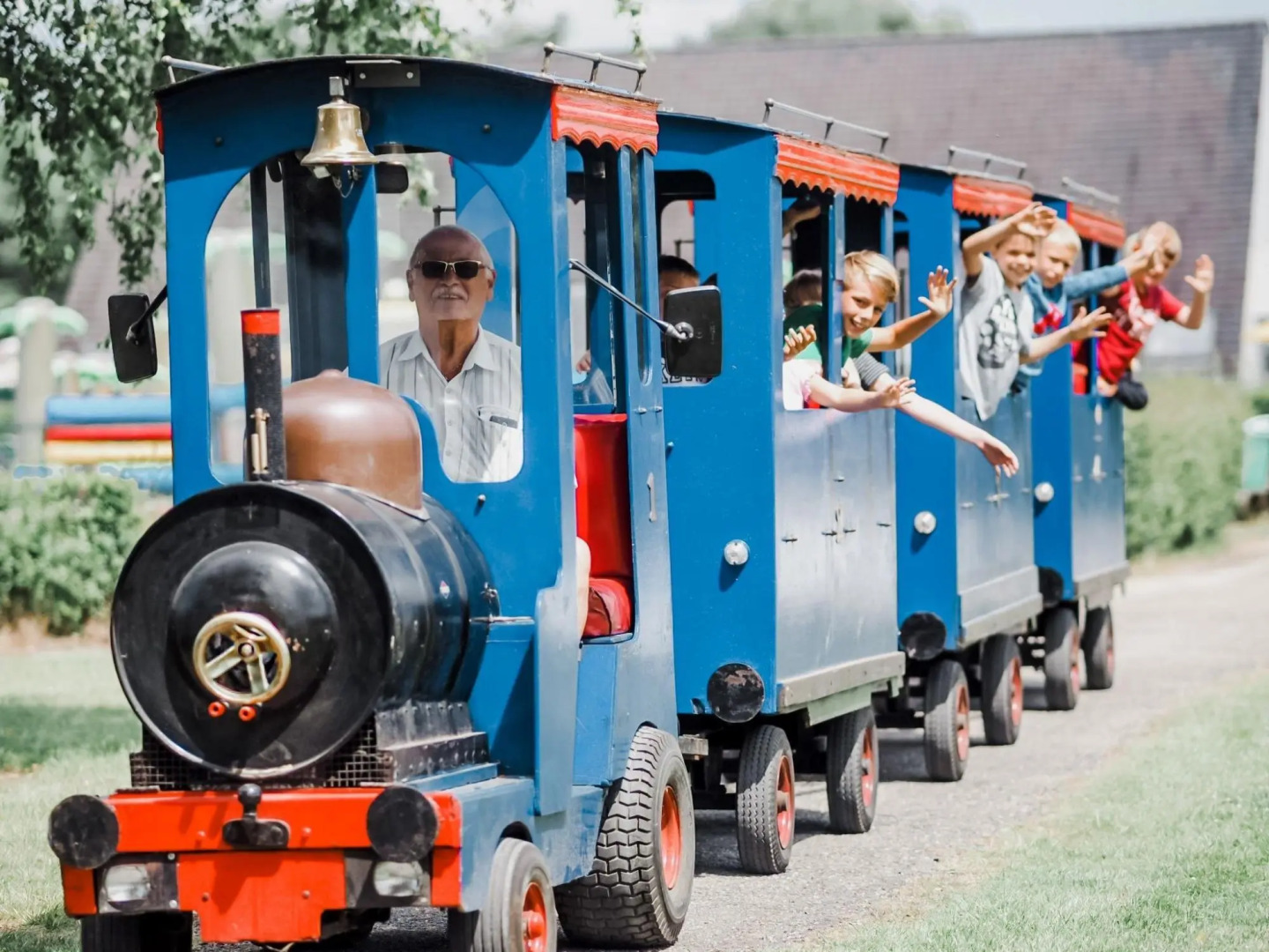 Chalet Near Antwerp With Pool Access