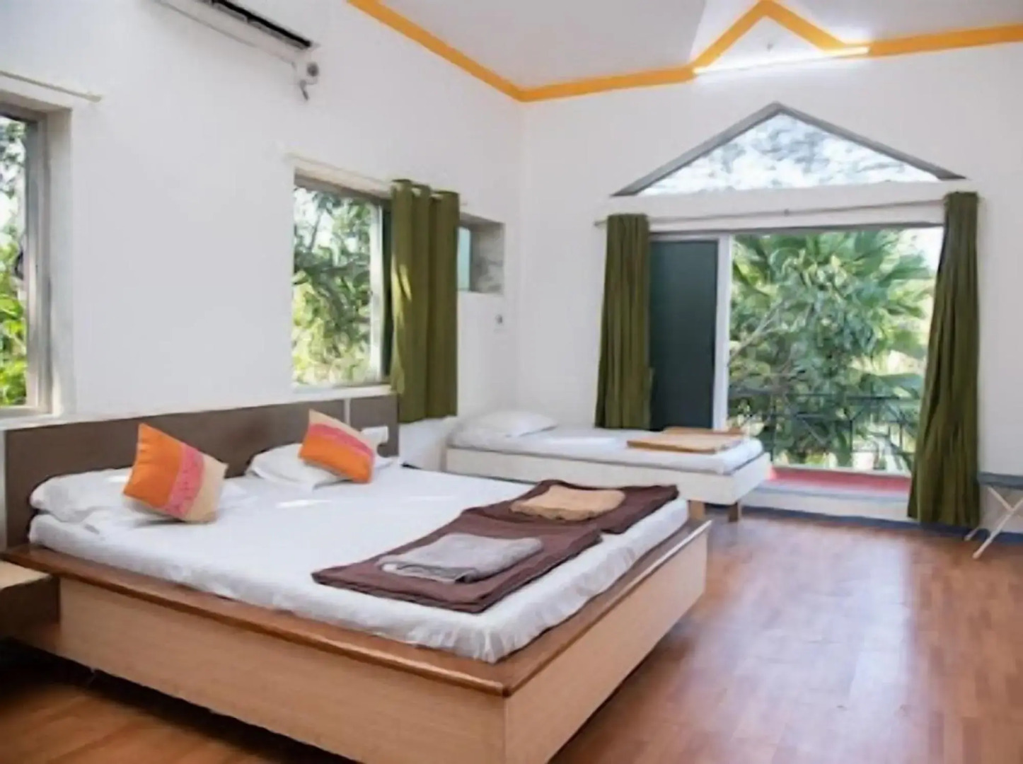 Ghanvatkar Bunglow Resort