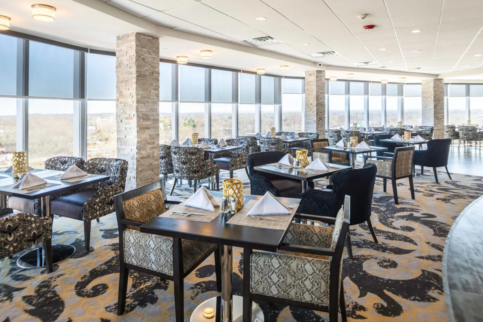 Crowne Plaza Saddle Brook by IHG