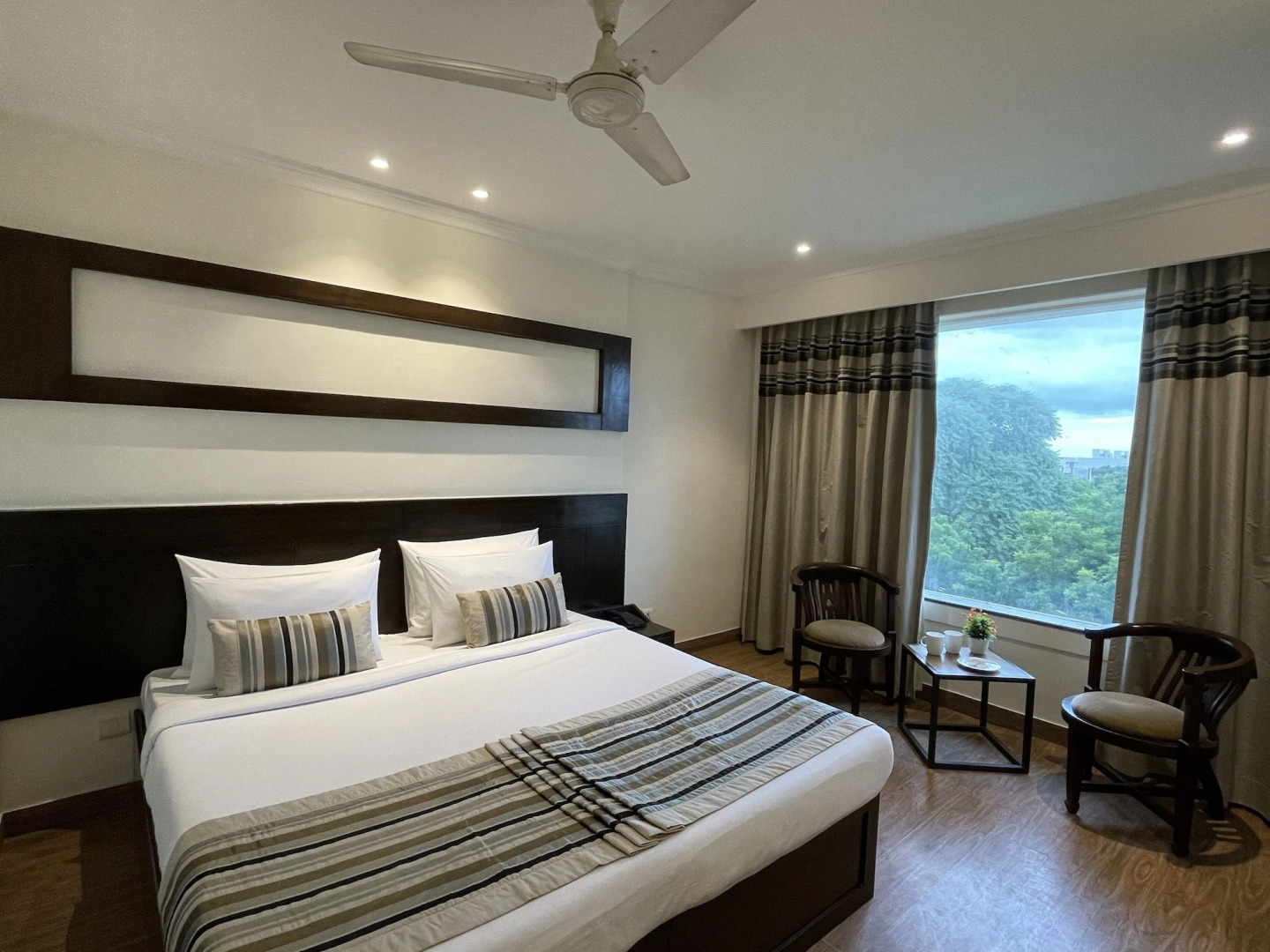 Royale Sarovar Portico Agra