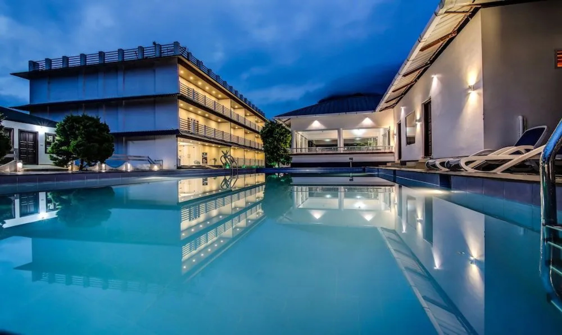 Hotel Misty Garden Resorts