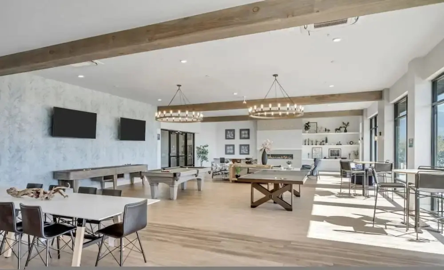 Upscale 2BR w Pool Gym Near Hill AFB
