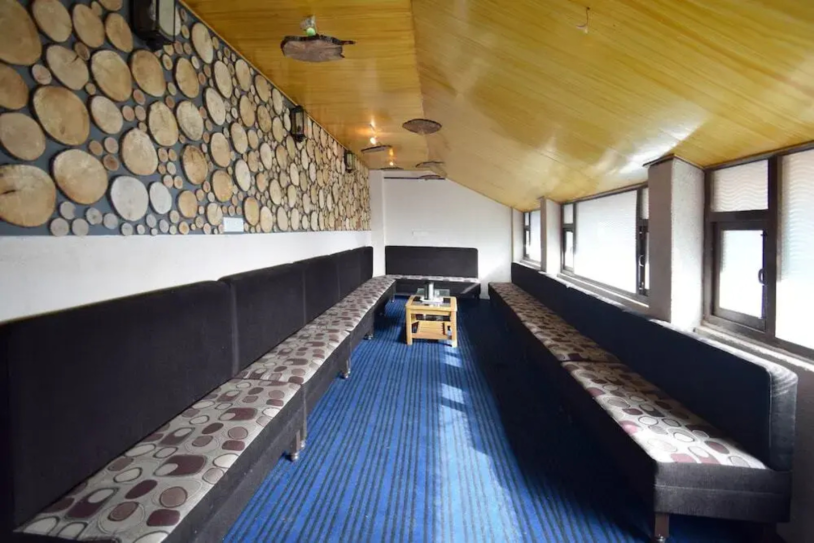 OYO Rooms Model Town