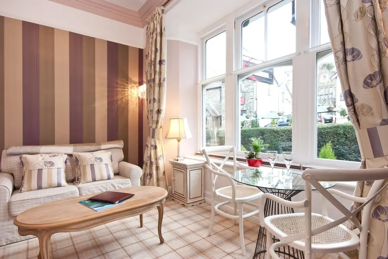 Bowness Bay Suites - Adults only