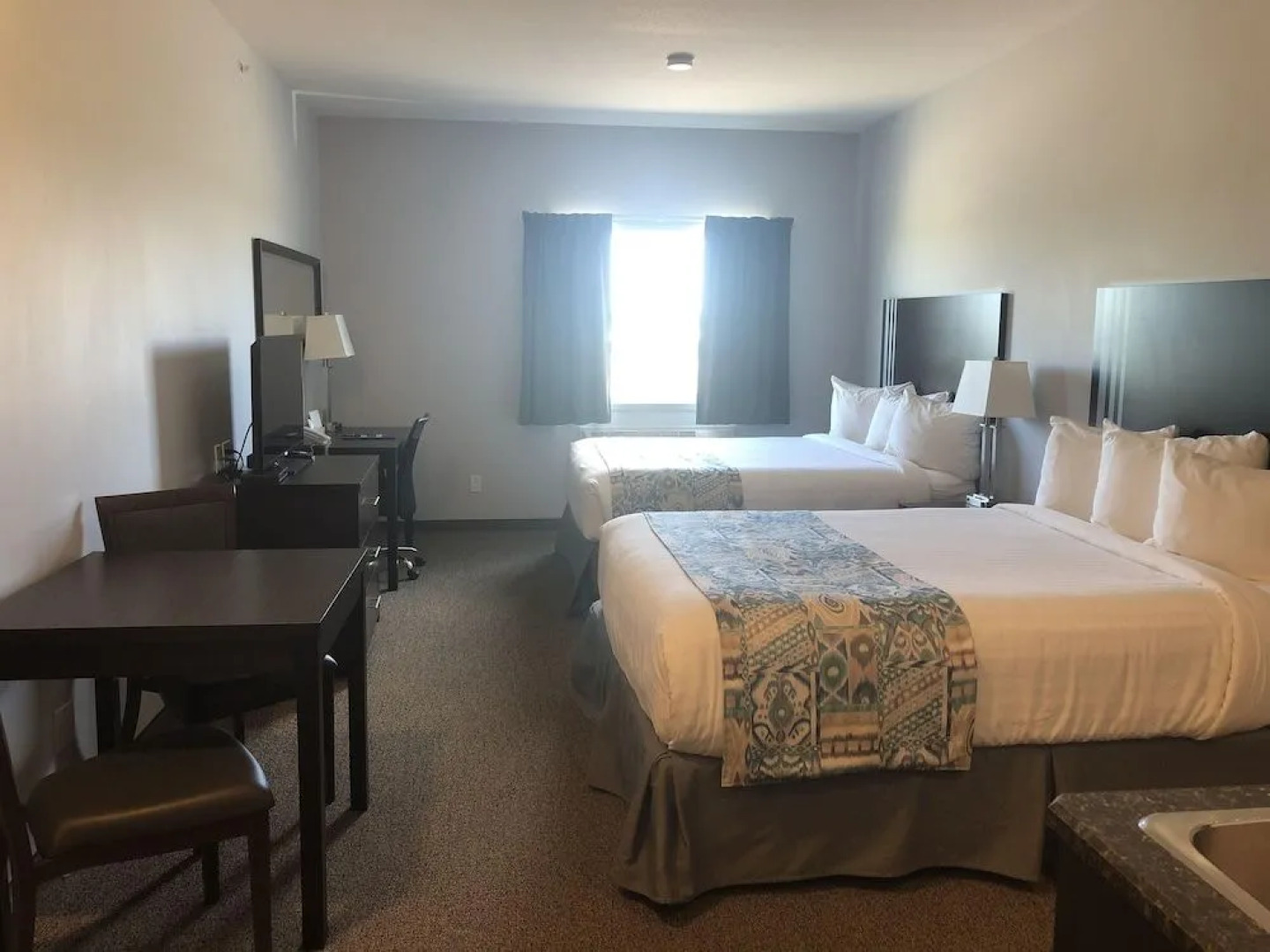 R & R Lakeview in Hardisty