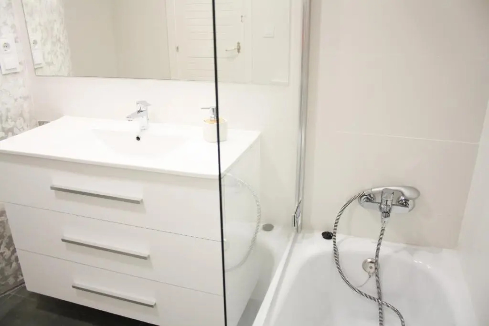 Cozy Marine Villa Next To The Beach