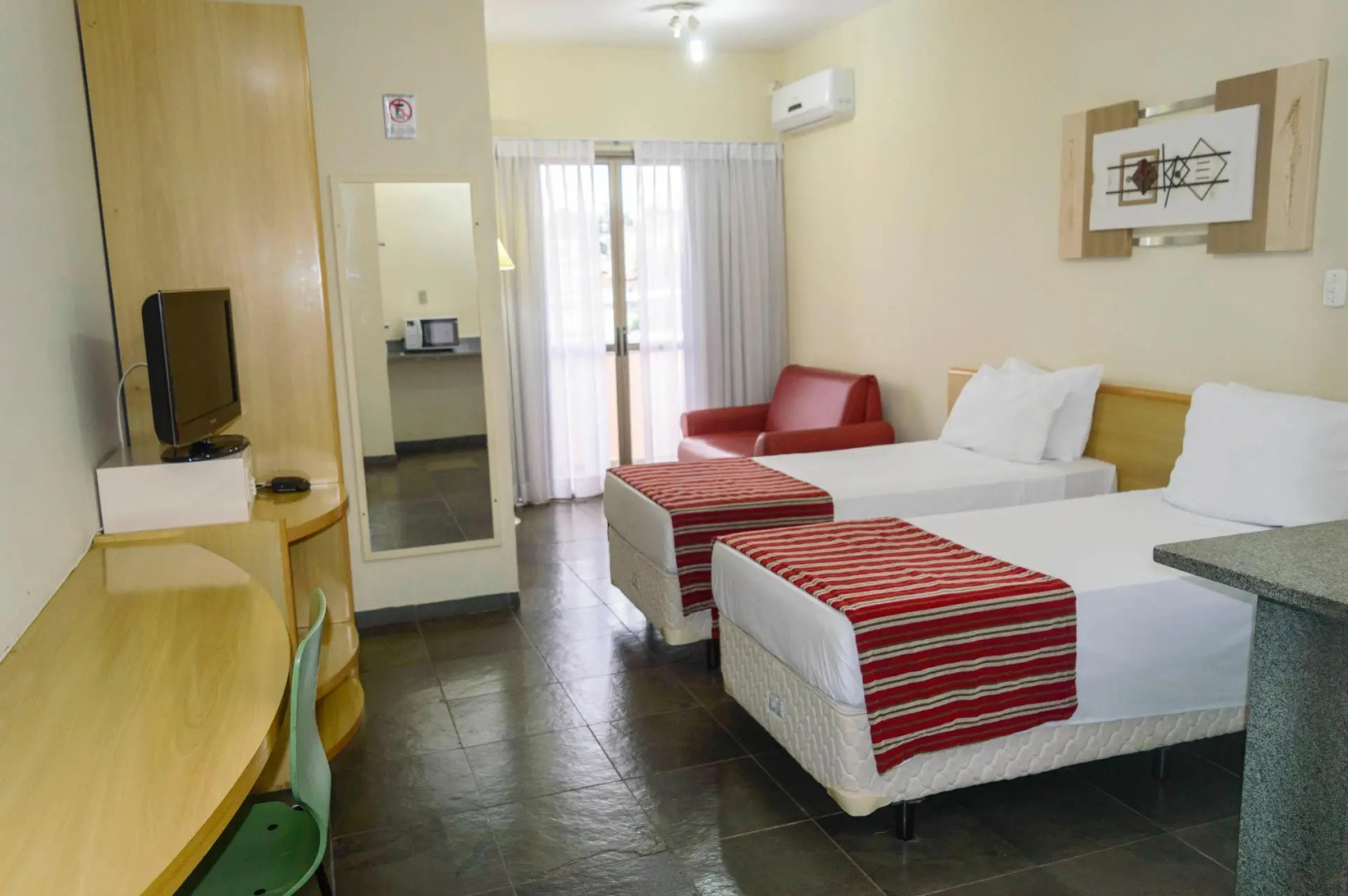 The Hill Hoteis Apart Suite