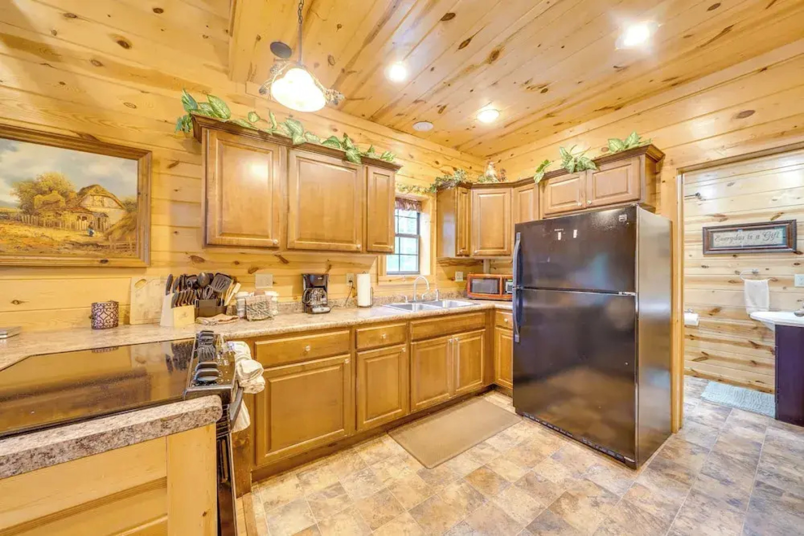 4 Mi to Broken Bow Lake: 'wee Bear Cabin' Getaway!