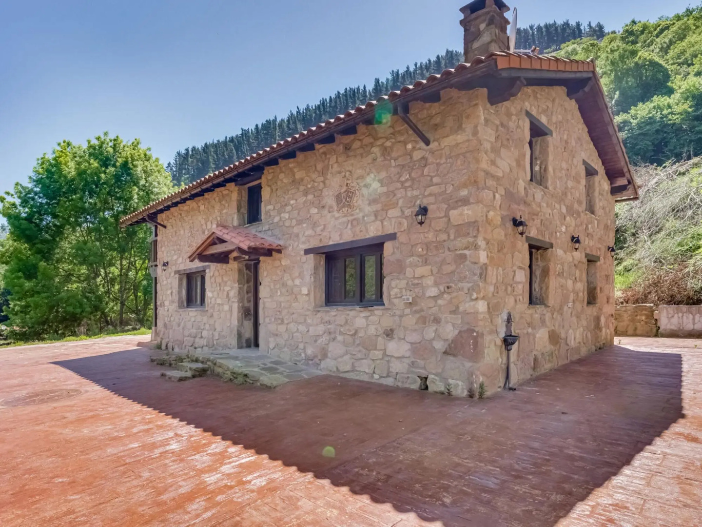 Rustic Holiday Home in Merilla with Valley View