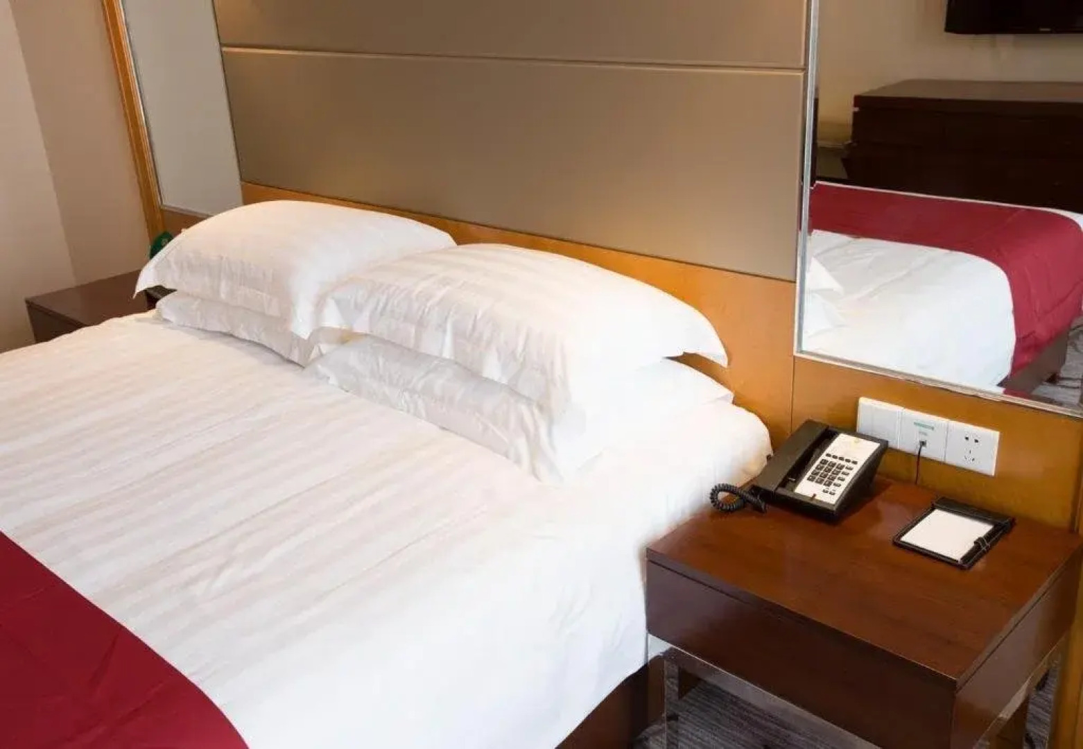 Zhenjiang Yinhong Business Boutique Hotel