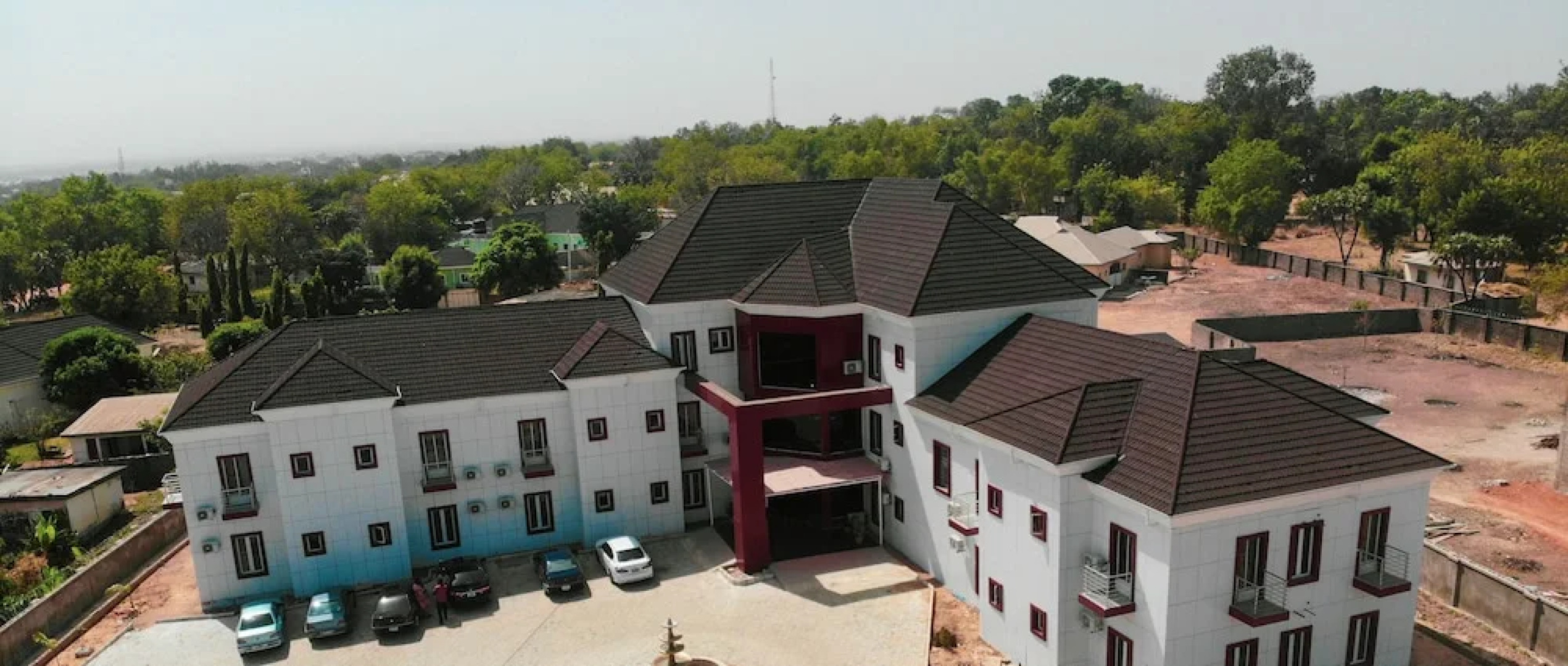 King Daken Diplomatic Suites