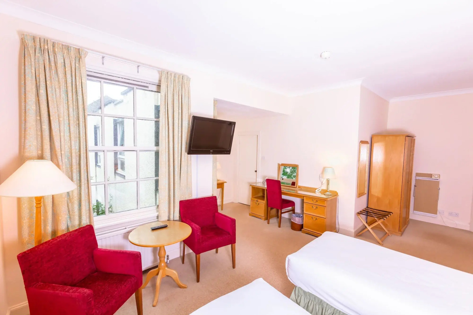 The Green Hotel Golf Resort