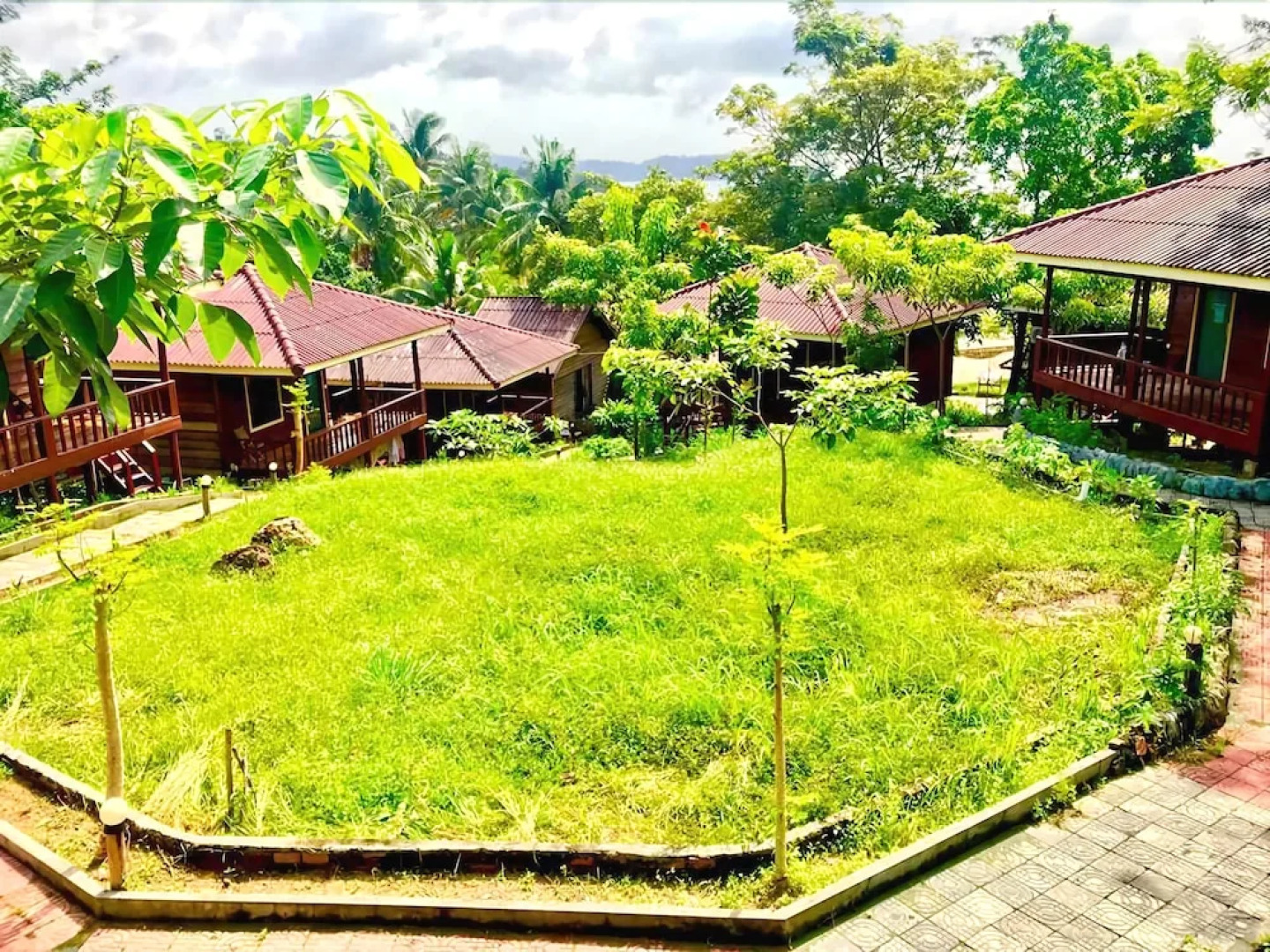 Golden Bungalow (former Hillside Bungalow )