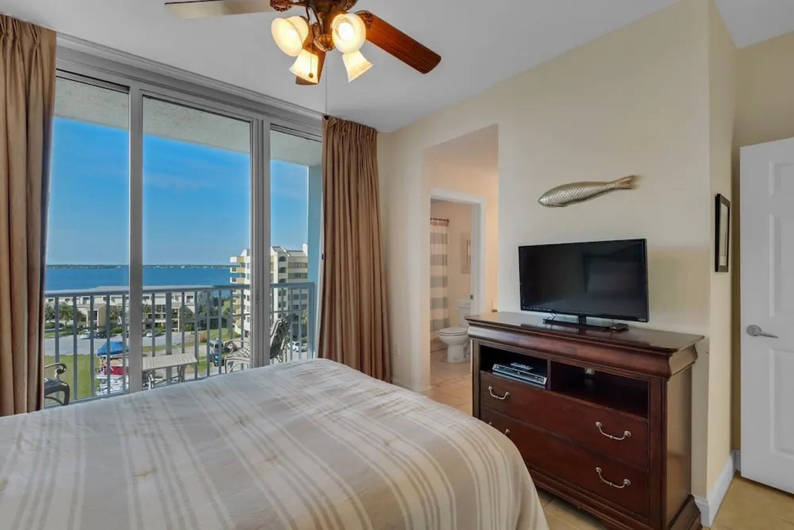 Emerald Dolphin unit 650 - Three Bedroom Condo