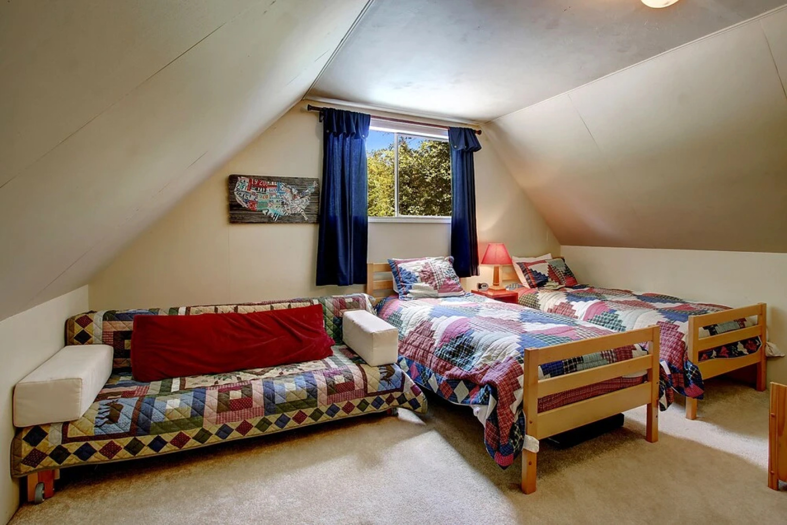 Peaceful Pines Cabin - Three Bedroom Home with Hot Tub