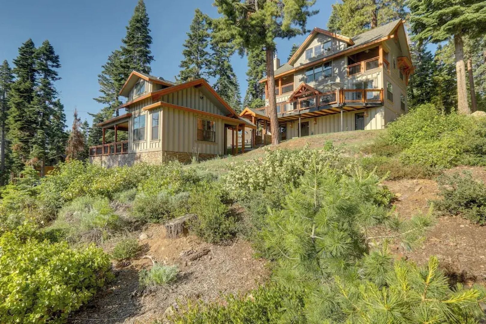 Lake Tahoe Views & Hot Tub: Stunning Luxury Home!