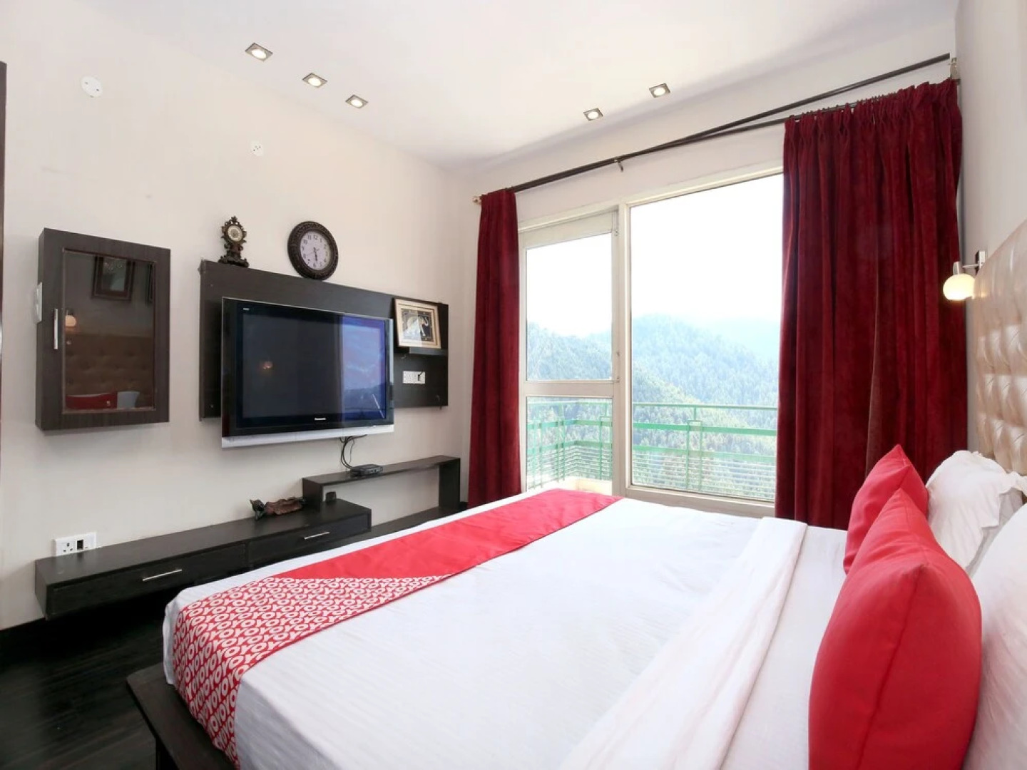 OYO 12878 Home 3BHK Mashobara Valley