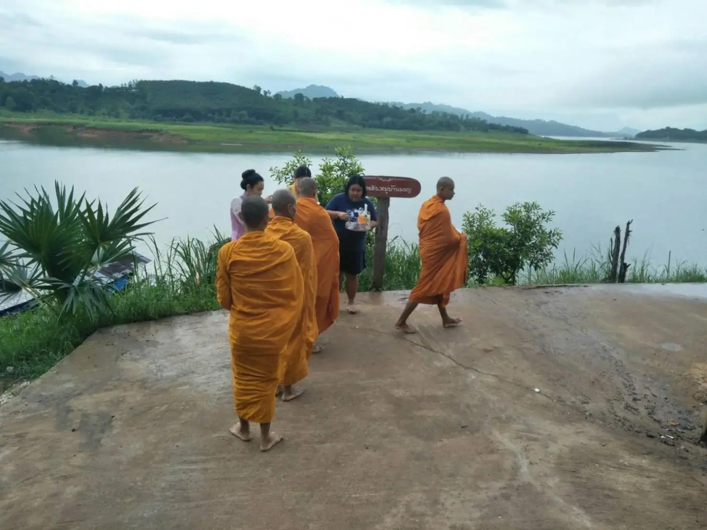 Baan Dongsak River view