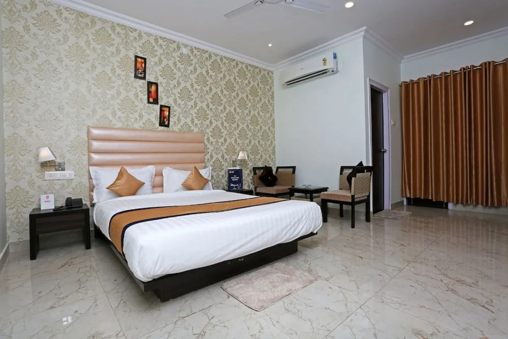 Townhouse OAK Hotel MP Inn