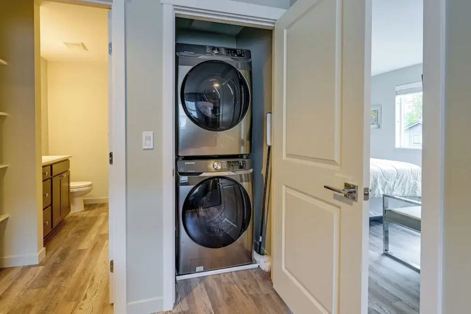 Modern Seatac Gem w/ Fireplace & Smart Tvs!