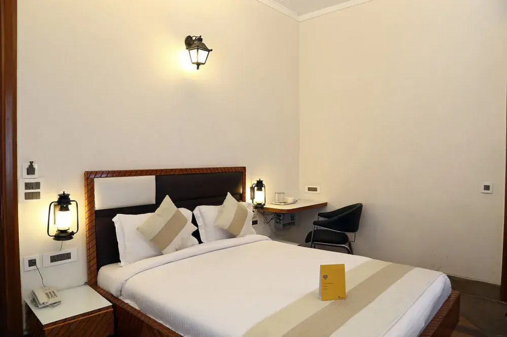 FabHotel Huda Sushant Lok