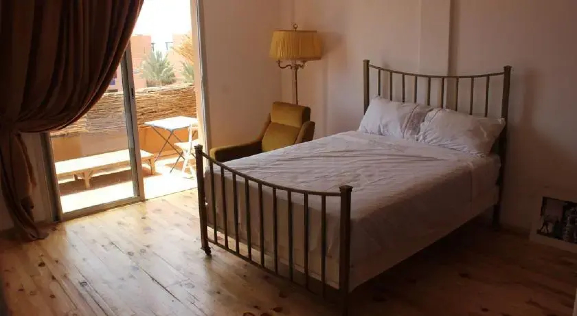 Sunset Taghart Apartments